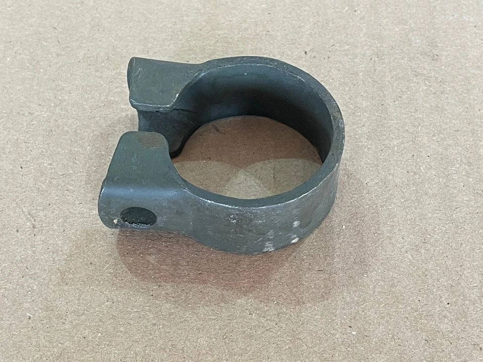 Abrazadera de tubo de columna de dirección inferior del ejército Willys M38 G740 M38A1 M170 G758 Foto 1 de 1