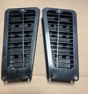 1988-1994 OBS Chevrolet & GMC RH LH Door Vent Vents GM P/N 15620399 15620400 - Picture 1 of 10