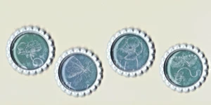 Graphic45 FLUTTER #406 (4) WHITE Flat Bottle Cap Accents FLORALS - Bild 1 von 1