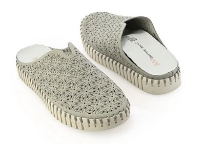 BERNIE MEV ESPUMA VISCOELÁSTICA RECORTADA MULAS SIN CORDONES PARA MUJER  Foto 1 de 4