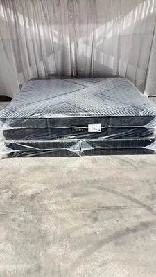 Colchón Simmons Beautyrest Negro Serie 1 Extra Firme KING con Base Ajustable Foto 1 de 4