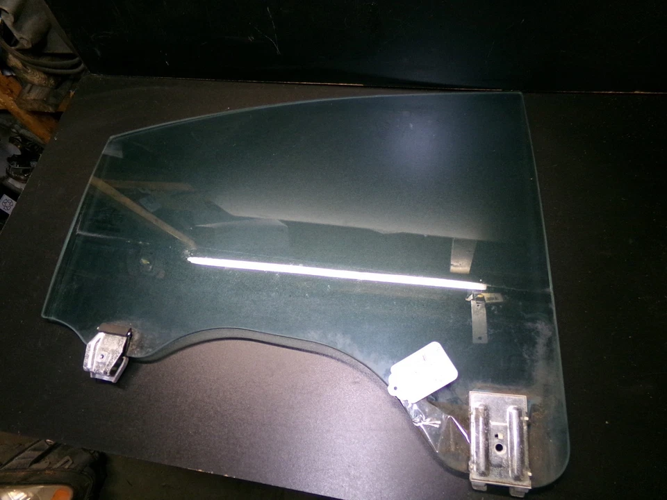 Rear Right Door Window Glass 43R-001026 05-11 Mercedes Benz W219 CLS500 CLS550 - Image 1 of 4