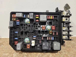 2017 CHECROLET CRUZE 1.4L UNDERHOOD FUSE/ RELAY BOX AUTO - Picture 1 of 4