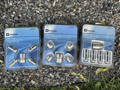 Lote de 3 juegos de bloqueo de rueda accesorios OEM GM 12498076 / 12498078 / 09599493 - Nuevos Foto 1 de 4