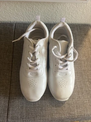 Girls’ Lace-Up Gym Sport Aerobics Cheerleading Training Shoes Size 33  - Image 1 of 4