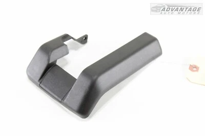 Chevrolet Traverse 2018-2021 parte trasera izquierda segunda fila cubierta de extremo de asiento de pista OEM Foto 1 de 4