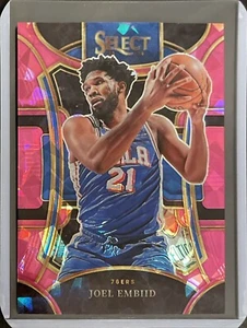 Joel Embiid - 2023-24 Panini Select - Pink Cracked-ice Prizm - Numbered /99 - Bild 1 von 1