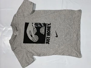 Nike Boys Just Money Tee Grey AQ9938-063 - Picture 1 of 1