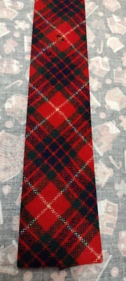 Corbata corta de lana vintage con corbata cuadrada roja tartán vacaciones años 60 Tarmon Fraser Foto 1 de 4