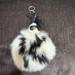 FENDI Karl Lagerfeld Monster Charm Fell Leder Puppe mit Tasche weiß schwarz limitiert - Bild 1 von 12