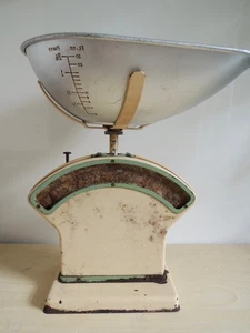 Vintage Salter Scale with Tray / Cream + Green Rare - Picture 1 of 4