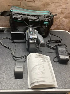 Panasonic Palmcorder VHS-C Palmsight Model PV-L551D With Accessories - Picture 1 of 23