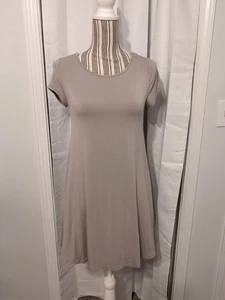 Primi Women's Beige Lined Short Sleeve Dress Size Small - Picture 1 of 10