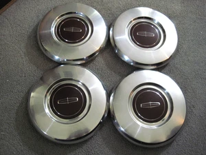 Set of 4/ 1982 1987 LINCOLN TOWN CAR CONTINENTAL MARK HUBCAP CENTER BILL BLASS - Picture 1 of 7