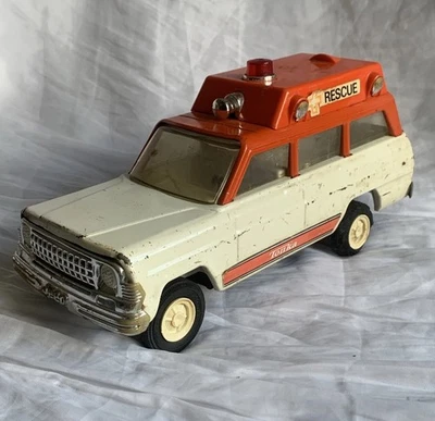 Vintage TONKA Rescue JEEP Ambulance, 9” White Orange, 53078 - Image 1 of 4