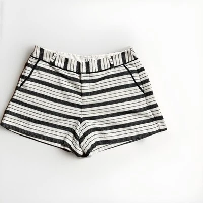 Pantalones cortos chinos para mujer Elle talla 8 Foto 1 de 4