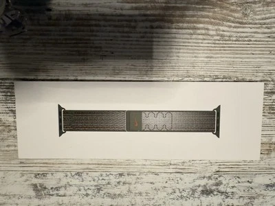 Apple Watch SE  40mm Armband Nike Gebraucht Mit Original Verpackung - Bild 1 von 2