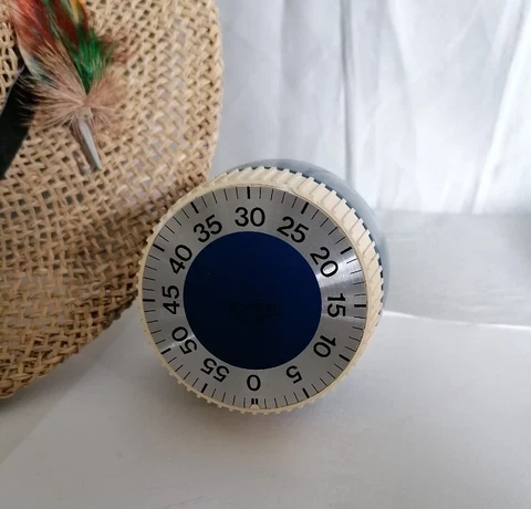 Vintage Kitchen Timer - One Hour  - Smith's  ' TIMECAL ' Bakelite  - OOPS ! Cover