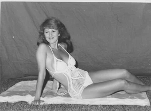 Vintage 1970's Pin Up Photo Sexy Woman Model 3-1/2" x 5" Bathing Suit - Picture 1 of 1