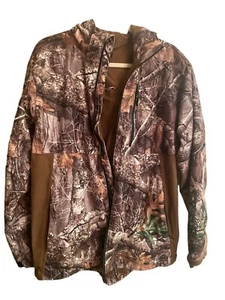 RealTree Camo Hooded Jacket Size Small 23 in w 29 in long Very Little Wear - Picture 1 of 7