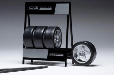 MODELLISMO AUTO STATICO DIORAMI IXO SET 4 RUOTE CERCHI OZ CRONO SILVER 1/18 - Immagine 1 di 4