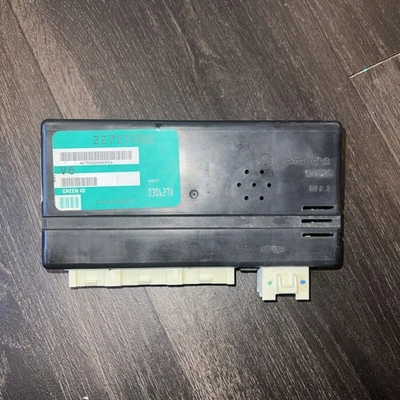 2004 SATURN LW300 BCM BCU BODY CONTROL MODULE P/N:  22725982 - Image 1 of 3