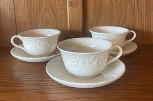 Ralph Lauren Claire Wedgewood Muster Flache Teetasse & Untertassen 3er Set - Bild 1 von 9