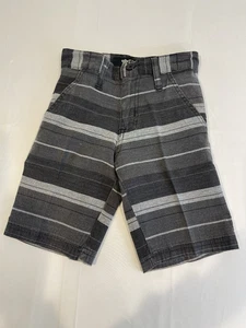 Pantalones cortos Street Rules para niños talla 5 negros y grises a rayas hasta la rodilla - Imagen 1 de 5