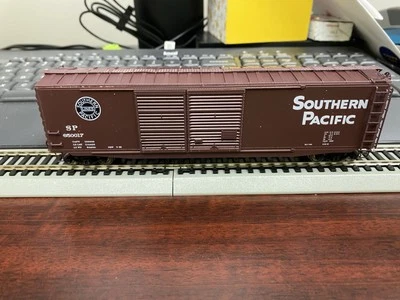 InterMountian HO #456107-19 PS-1 50' Double-Door Boxcar Southern Pacific 650017 - Image 1 of 4