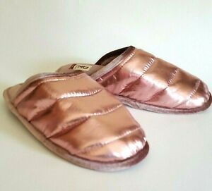 Dearfoams Metallic Pink Women's Slippers Size Large  9-10 Quilted Round Toe