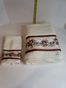 Vintage "Bless This Home" Bath Towel (46x25 in)& Fingertip Towel (16x10 in) - Picture 1 of 4