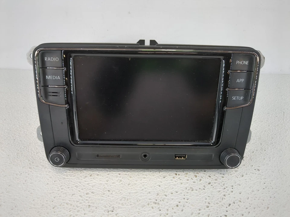 2012-2014 Volkswagen Gti Am Fm Cd Player Radio Receiver FMZ2I - Image 1 of 4