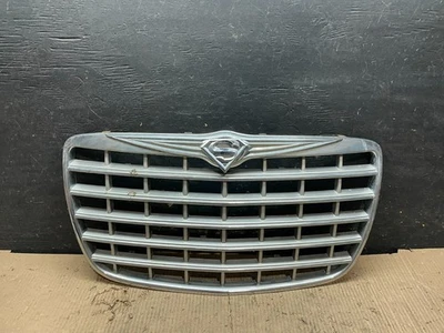 Решетка передняя верхняя для Chrysler 300 2005–2010 годов выпуска неоригинальная V6775 DG - Изображение 1 из 4