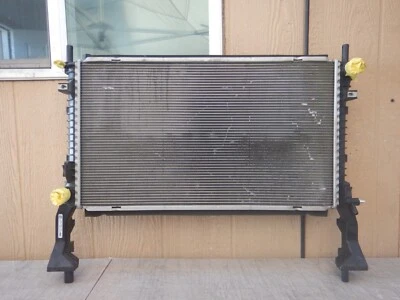 Ford Mustang 2.3 EcoBoost 2015 2016 2017 2018 radiador de motor OEM FR33-8005-DH Foto 1 de 4