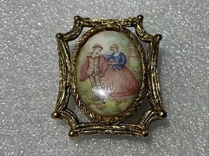 Vintage Cameo Pin Brooch BARROQUE COURTING SCENE - Picture 1 of 4
