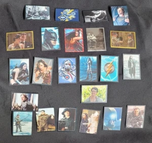 (23) 2017 Panini Justice League DC Comics Movie FOIL Stickers Wonder Woman GOLD - Picture 1 of 11