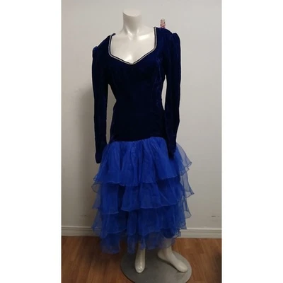 Vestido de fiesta vintage de terciopelo azul de los años 80 con corpiño falda de tul en capas estrás Foto 1 de 4