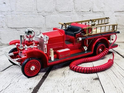 Telefone Telemania Ahrens Fox Fire Engine antigo vermelho caminhão de bombeiros - Imagem 1 de 4