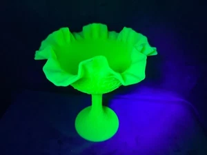 Uranium Glass Fenton Lime Sherbet Compote Persian Medallion Pattern Glows 70s - Picture 1 of 22
