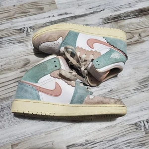 Nike Air Jordan Retro 1 Mid SE Pink Oxford (GS) DZ5361-100 Grade School Size 5Y - Picture 1 of 7