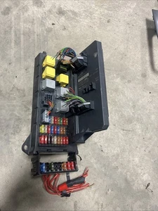 2007-2013 Dodge Mercedes Sprinter Fuse Box Block Body Control SAM Module OEM - Picture 1 of 4