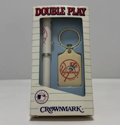 VTG NEW YORK YANKEES MLB KEYTAG & PEN GIFT Set MLB Baseball Crownmark 90s 1992 - Image 1 of 4