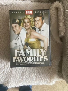 CLASSIC FEATURES- FAMILY FAVORITES- 100 MOVIES -USED 24 DVD DISC SET-COOPER-WAYN - Imagen 1 de 6