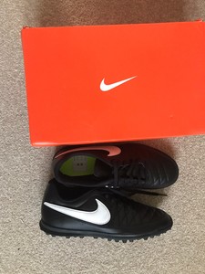 nike majestry tf mens football trainers