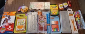 Paquete: Crayones Gomas de Borrar Plumas Lápices + Afiladores Plantillas 2 Kits de Brújula - Imagen 1 de 4