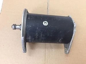 Genuine Lucas Dynamo 12v GEU101 - Bild 1 von 4