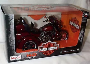 Modellino bici 1:12 Harley Davidson CVO Tri Glide di Maisto in marrone 32337 in scatola - Foto 1 di 2