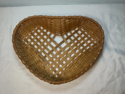 Large Split Reed Woven Wicker Heart Basket 16" x 12" x 3.5" Cover