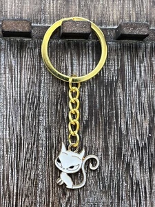 White Cat Keychain  - Picture 1 of 3