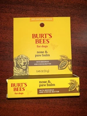 Bálsamo para nariz y pata Burt’s Bees con cera de abejas y manteca de cacao para perros Foto 1 de 2